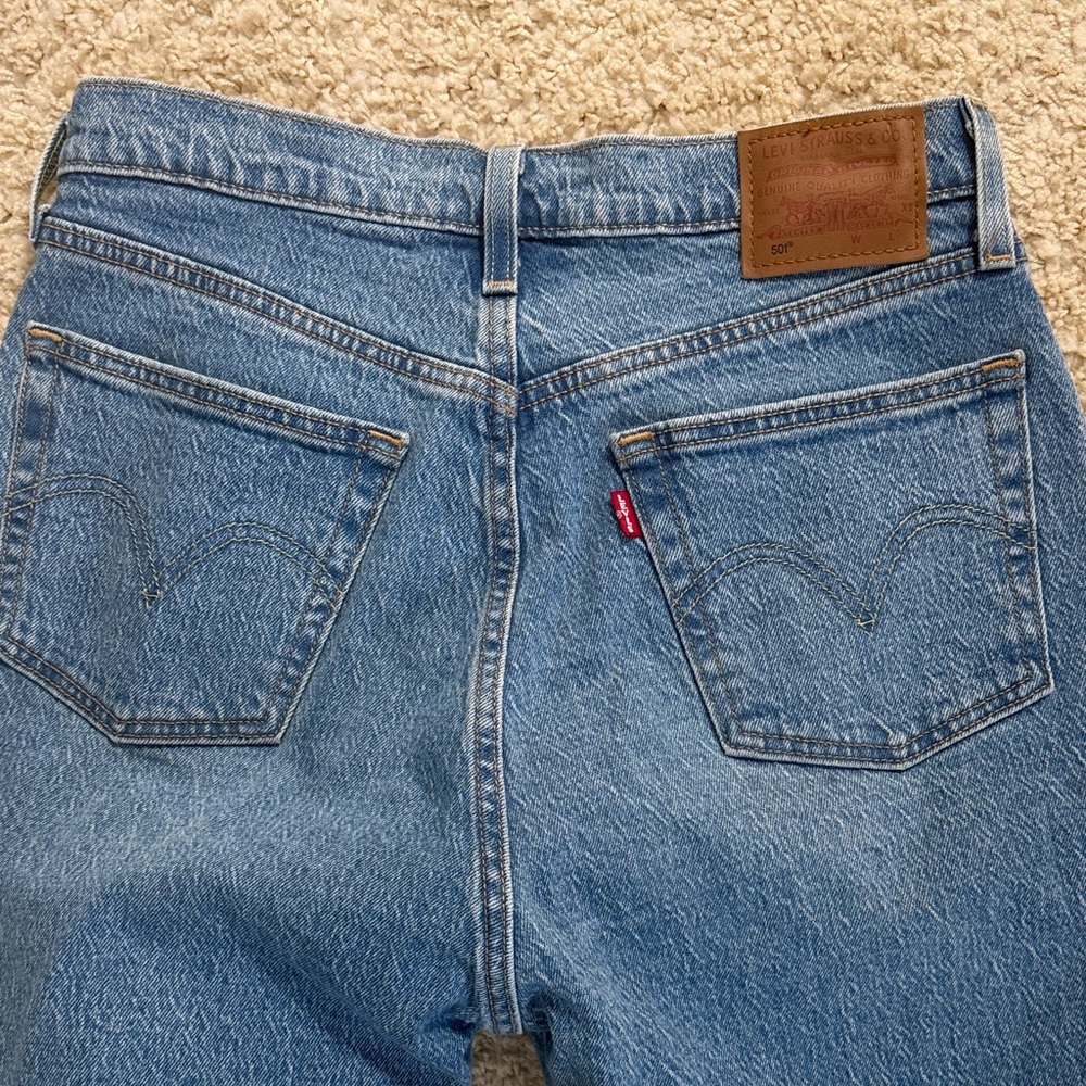 Levis High-Rise Skinny Women’s Jeans in Light Blue Wash